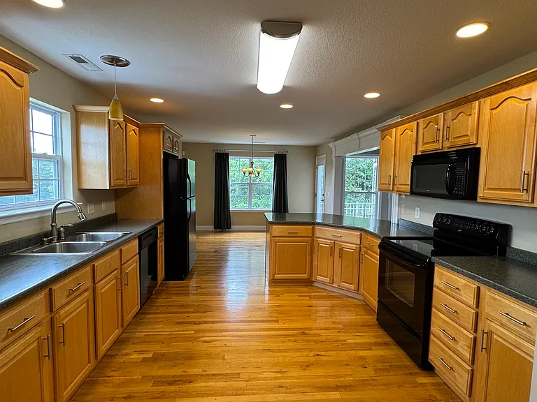 5685 Hyacinth Ln — Photo 17