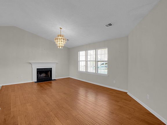 5th image of 145 Oxford Commons Way