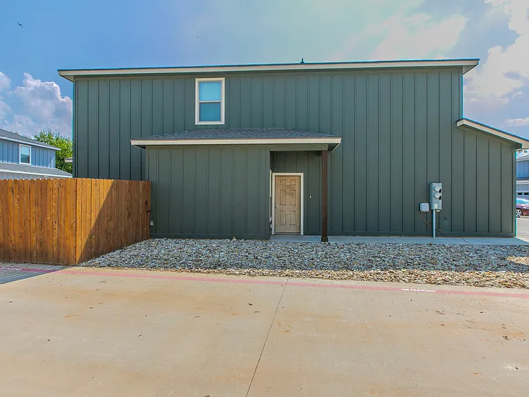 123 Patriot Cir #123 — Photo 2