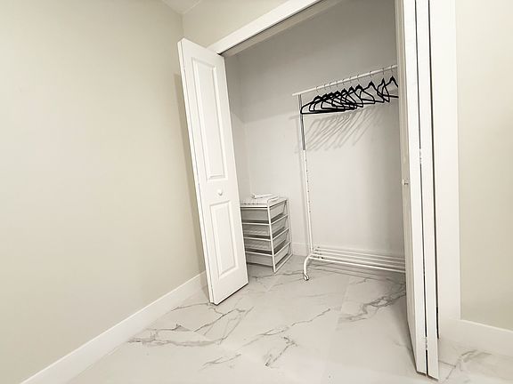 Closet 1