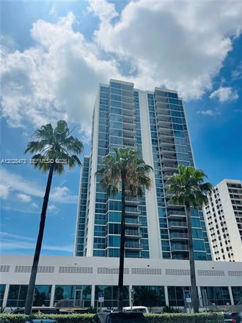 2655 Collins Ave cu-602, Miami Beach, FL 33140 — Photo 2