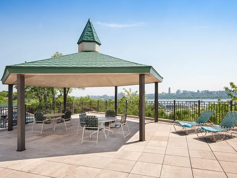 250 Gorge Rd #7H — Photo 5