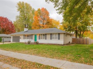 900 NW B St, Blue Springs, MO 64015