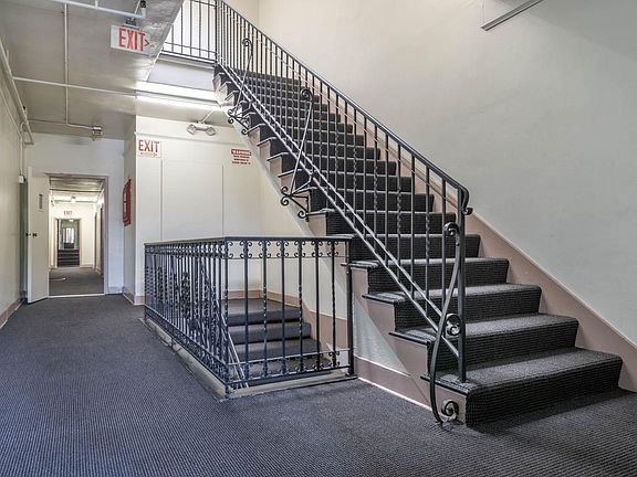 5th image of 560 N Kingsley Dr APT 112
