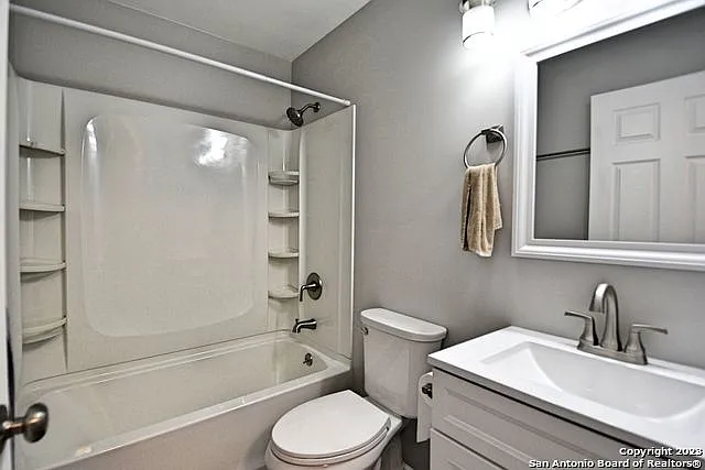 571 W Merriweather St — Photo 29