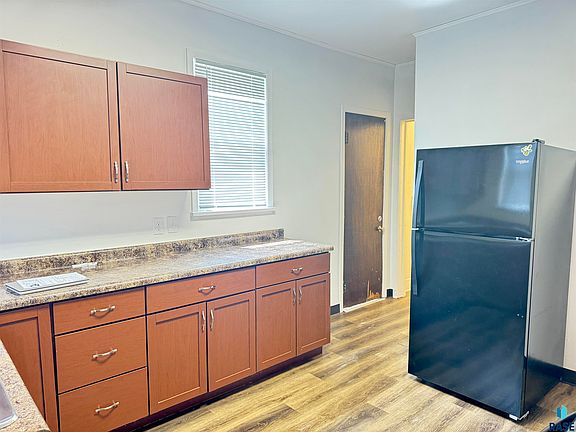 2nd image of 807 W 12th St