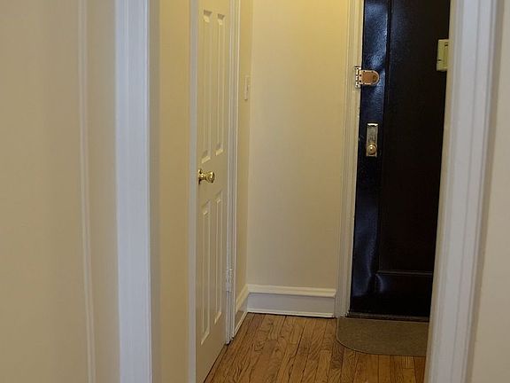 2nd image of 4142 42nd St APT 4B