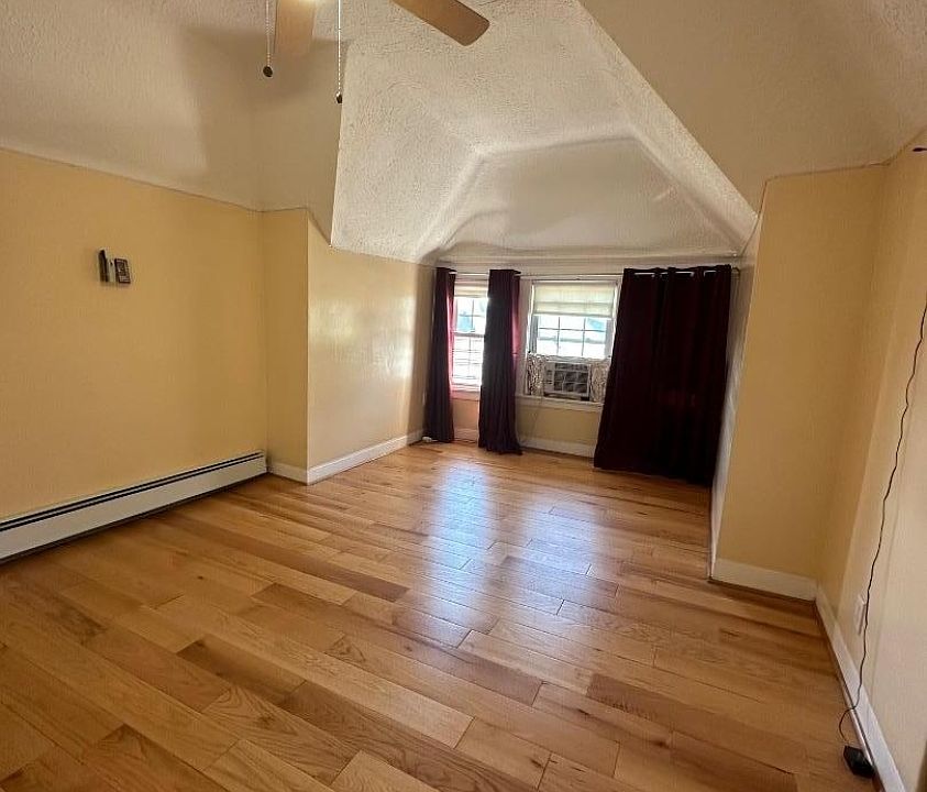 2nd image of 918 S 17th St