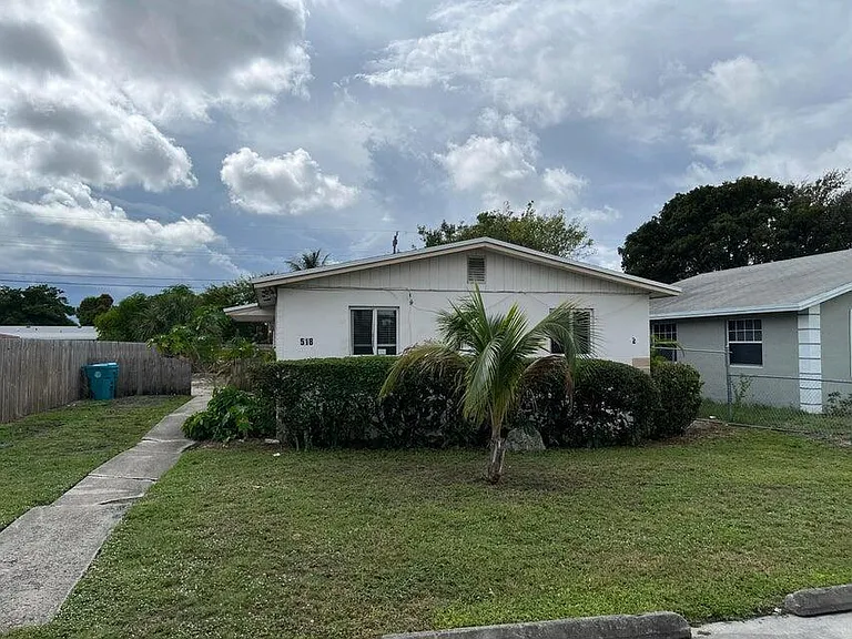 518 NW 10th Ave — Photo 1
