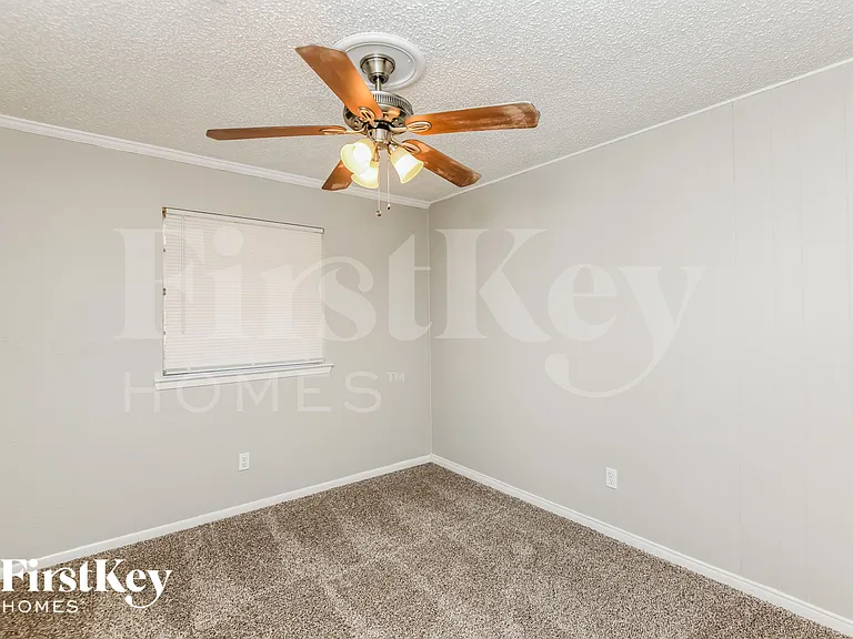 244 E Malone Ave — Photo 12