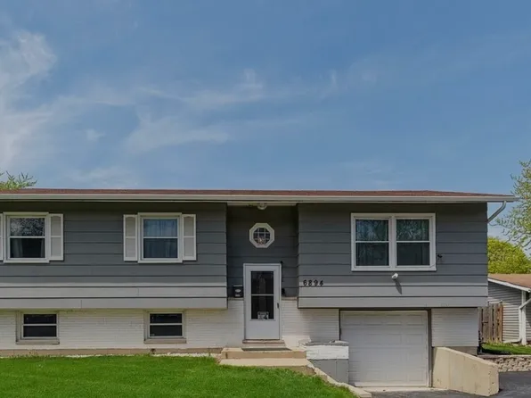6894 Hawthorne Ln, Hanover Park, IL 60133