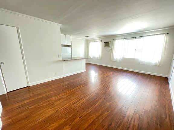 4th image of 6037 Eleanor Ave 2nd-fl 6