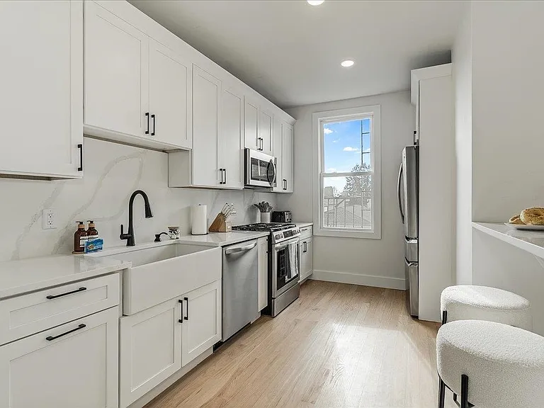 97-99 Zabriskie St #3R — Photo 8