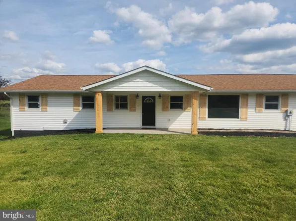 11223 Valley Rd, Berkeley Springs, WV 25411