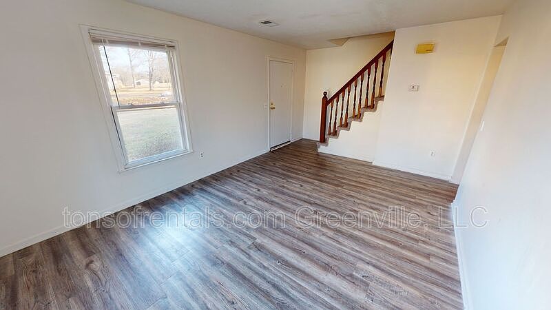 1st image of 803 Davenport Rd