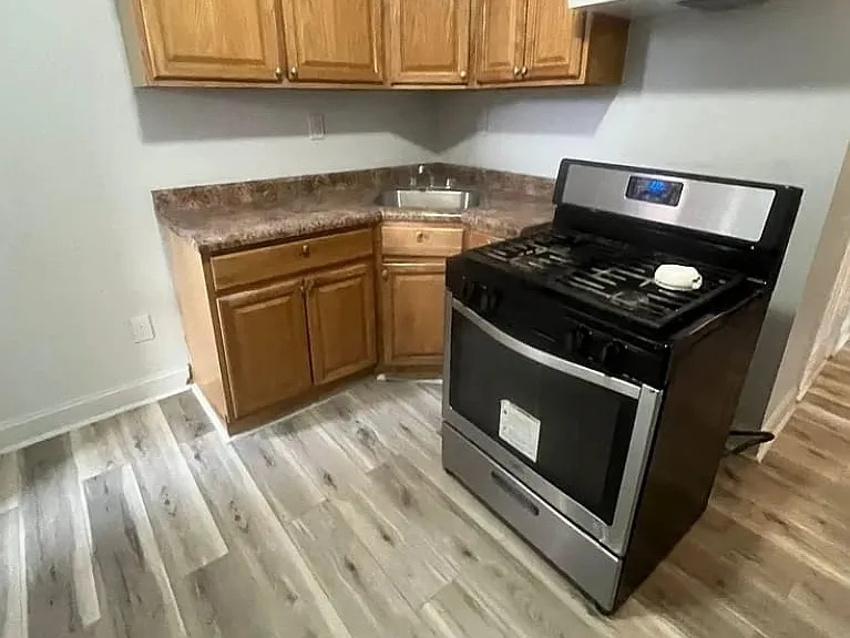 257 Sherman Ave #1A — Photo 2