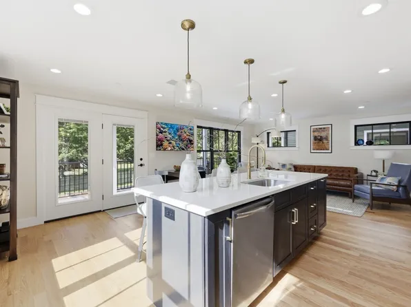 14 Garfield St #A2, Florence, MA 01062