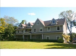 7 Farview Ter, Airmont, NY 10901
