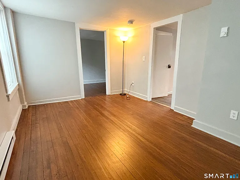 122 Main St #A — Photo 6