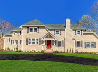 95 Cliff Rd, Port Jefferson, NY 11777