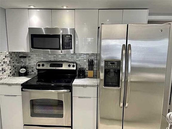 3rd image of 1717 N Bayshore Dr #2103