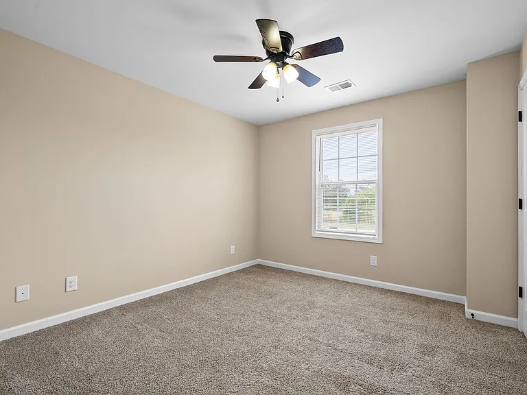 Appleton Dr - 614 (x4) — Photo 16