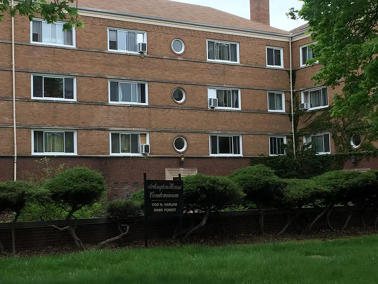 1112 N Harlem Ave — Photo 6