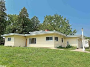 1706 N Federal St, Hampton, IA 50441