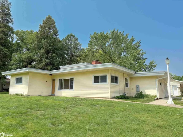 1706 N Federal St, Hampton, IA 50441