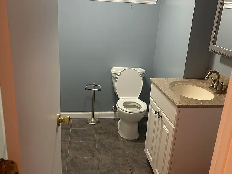 106 Rosemary Ln #WALK-IN BASEMENT — Photo 2