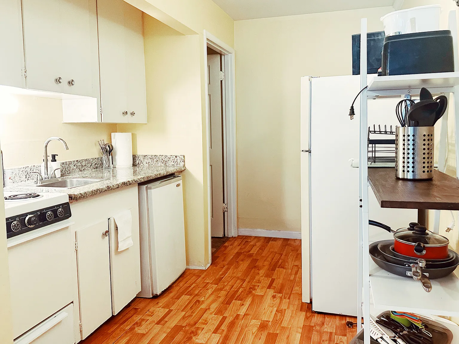 Studio, 450 sqft, $1,850 — Photo 3