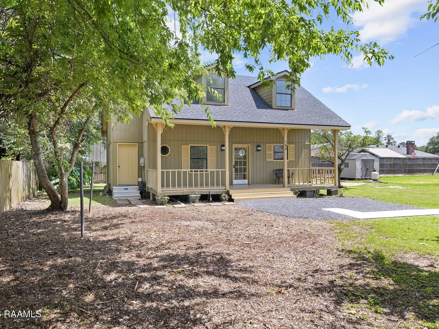1 bed, 1.0 bath, 1200 sqft, $1,500 — Photo 2
