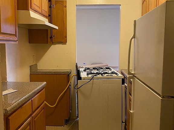 5th image of 130 Clarkson Ave APT 5L