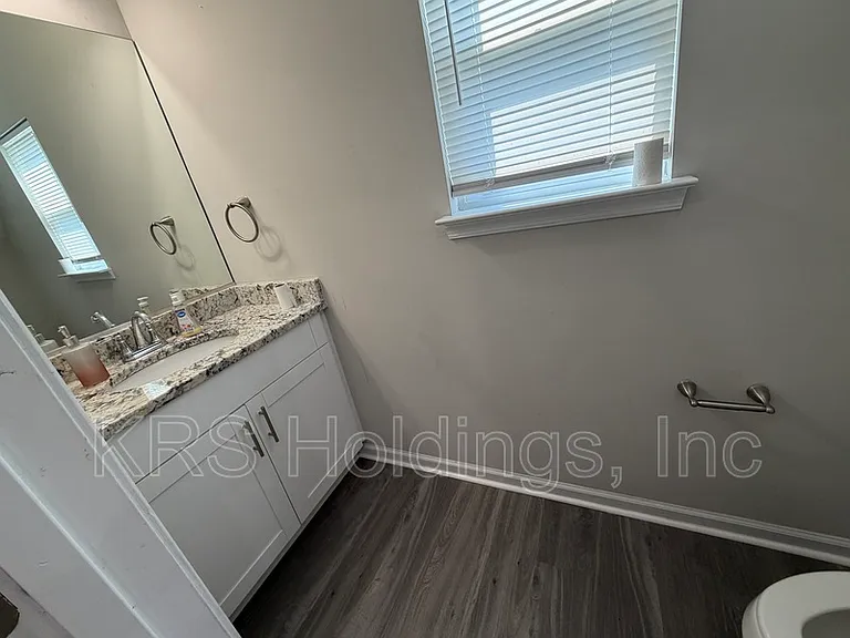 125 Charlotte Ave — Photo 6