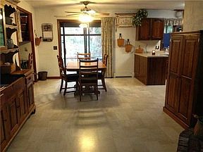 4th image of 15 Aurora Dr