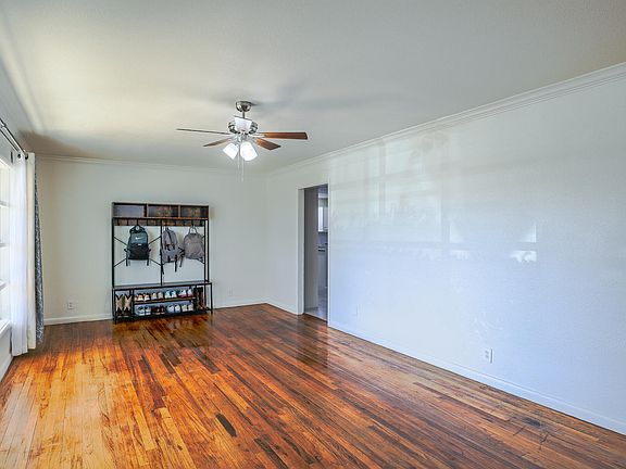 3rd image of 3108 46th St