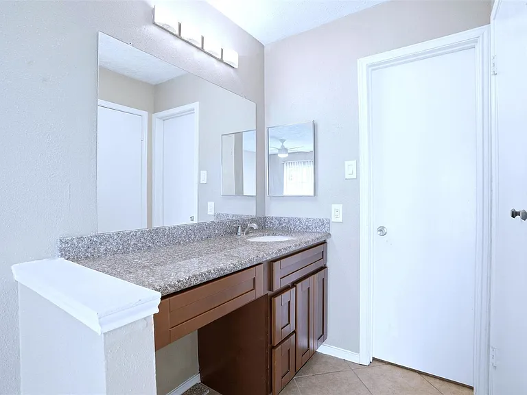 7502 Addicks Clodine Rd — Photo 24