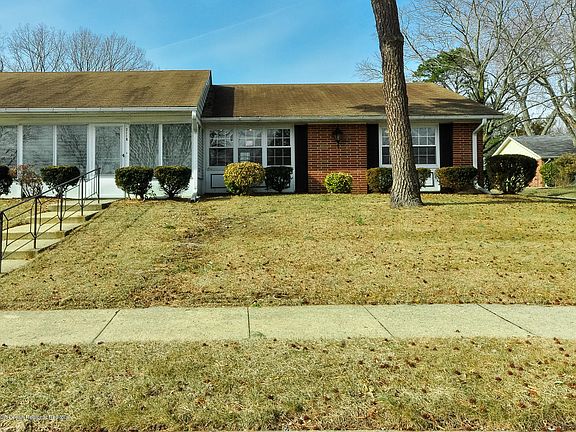 3rd image of 311 Dorchester Drive #B