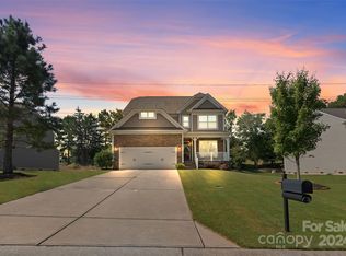 276 Hydrangea Dr, Lake Wylie, SC 29710