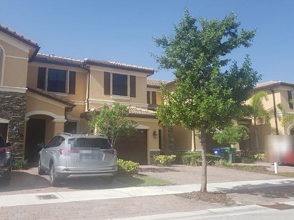 3rd image of 11258 NW 88th Ter
