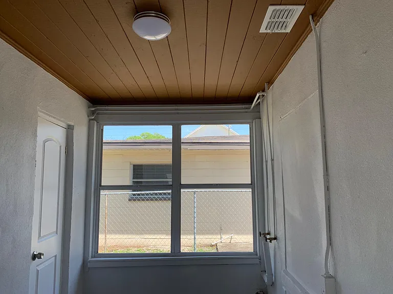 1309 W Arch St — Photo 10