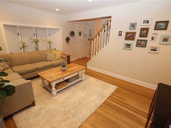 5th image of 974 Fenworth Blvd
