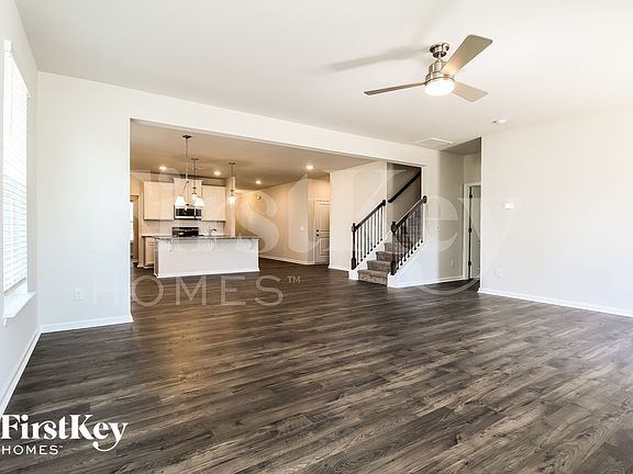3rd image of 445 Yoshino Cherry Dr