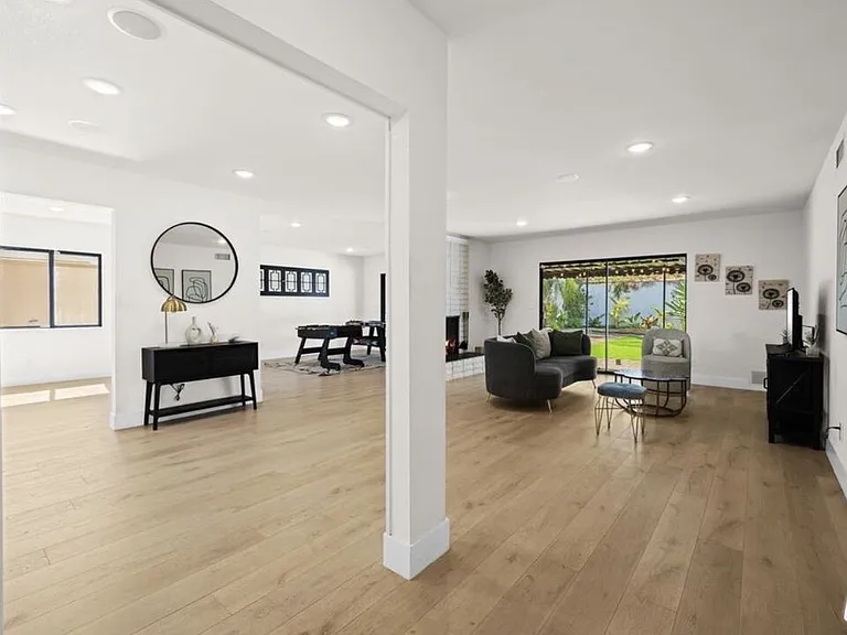 2617 S Beverly Dr — Photo 37