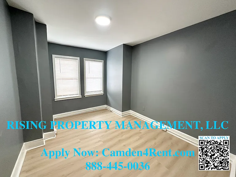 708 Royden St — Photo 11