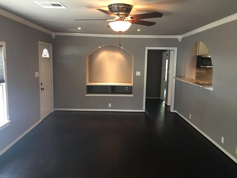 302 Baker Dr — Photo 1