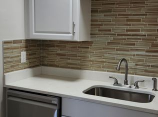 7 Estes St, Ipswich, MA 01938