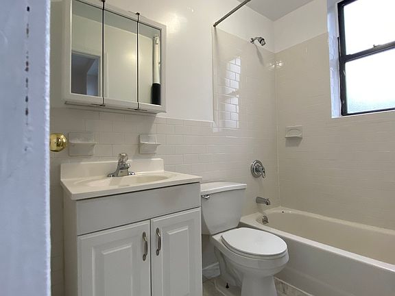 5th image of 214 E 89th St APT 5W