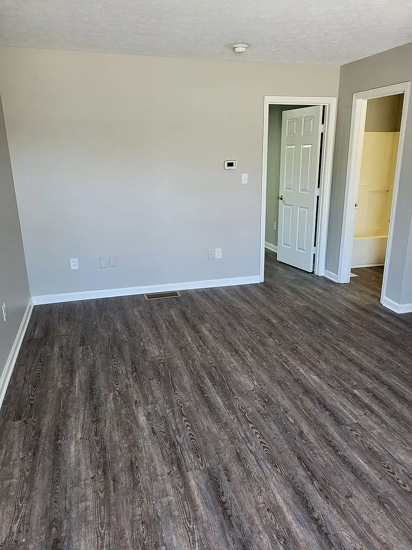 709 Four Mile Avenue — Photo 2