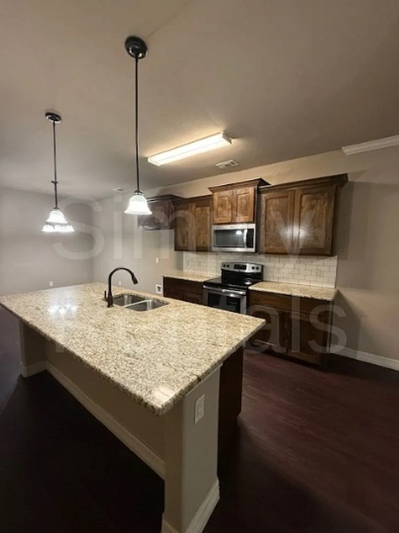 6905 Jack Finney - Greenville - Townhome — Photo 2